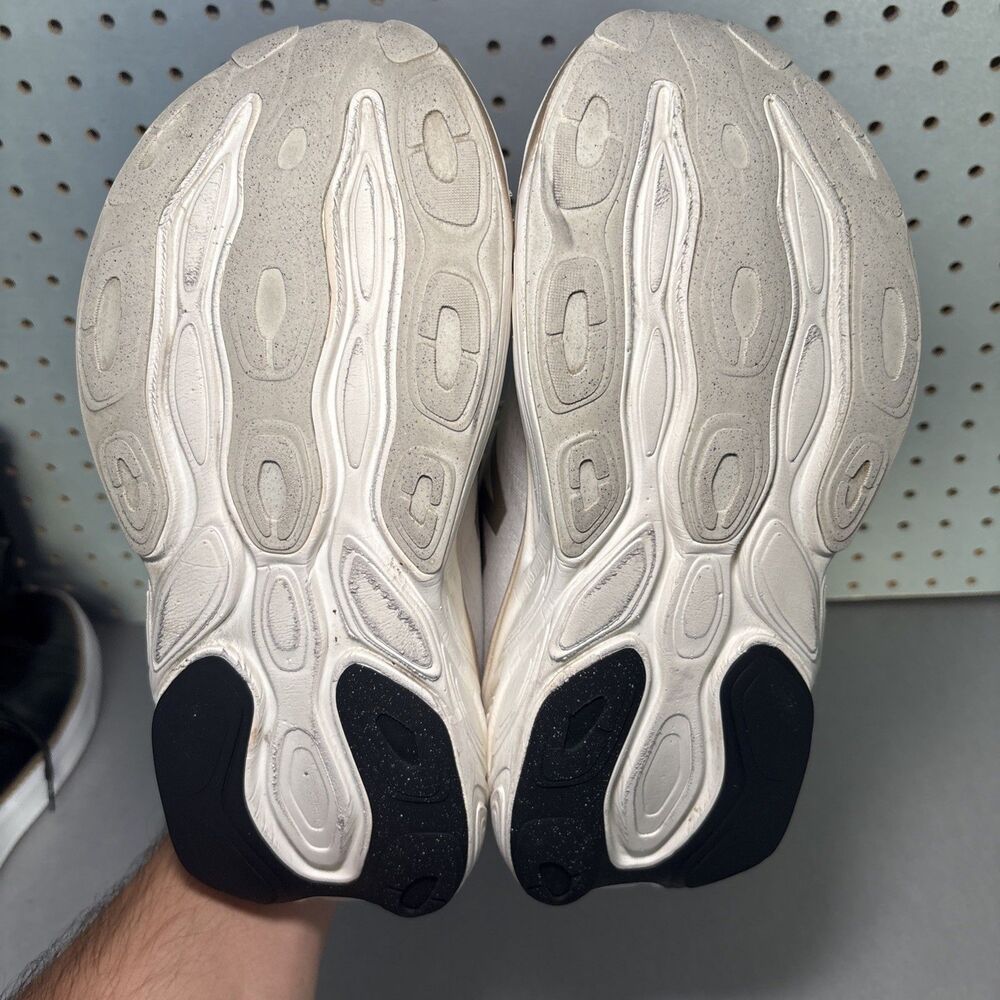 New Balance Fresh Foam X More v5 Womens Sz 8 White Sea Salt Gold Shoes Sneakers - Picture 9 of 16